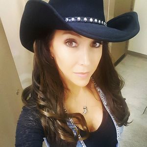 Meet your Posher, Valerie